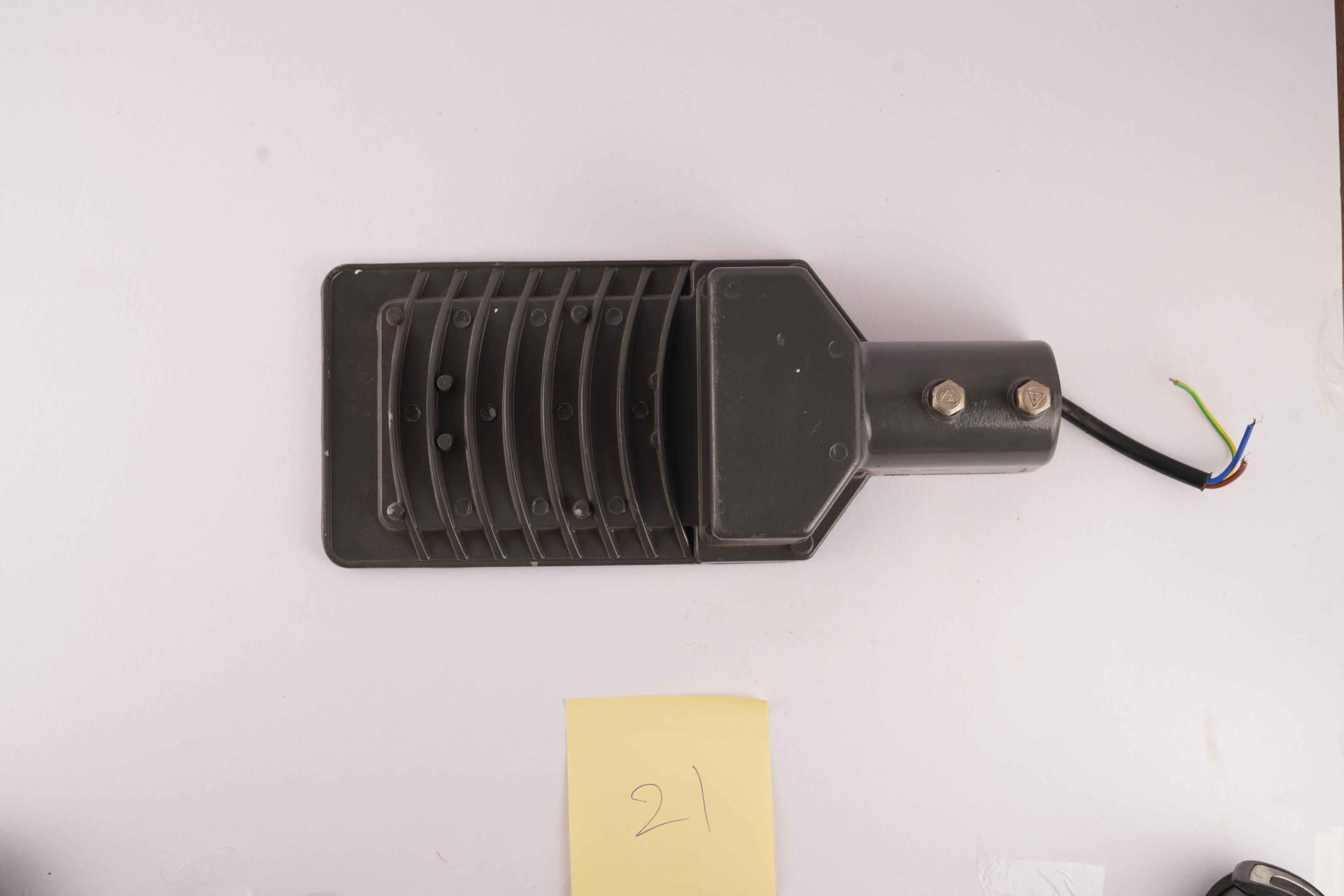 24 watt street  light  lens type  availaible in white 6500k ww 3000k and nw 4000k
